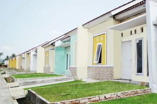 renovasi rumah subsidi tampak depan Front view of subsidized house renovation