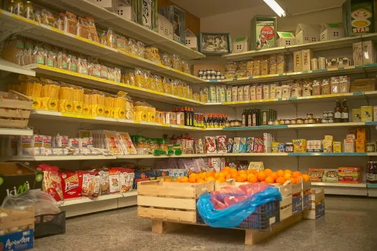 simple grocery stall