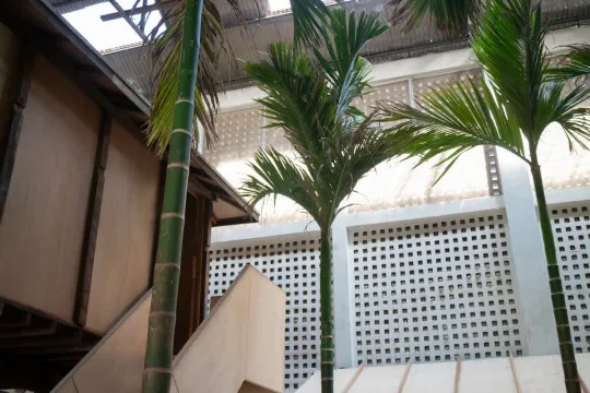 roster teras rumah minimalis